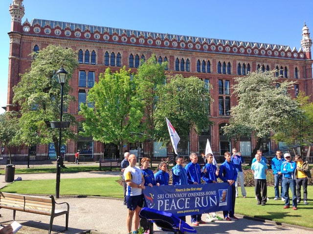 peace-run-team-backdrop-leeds