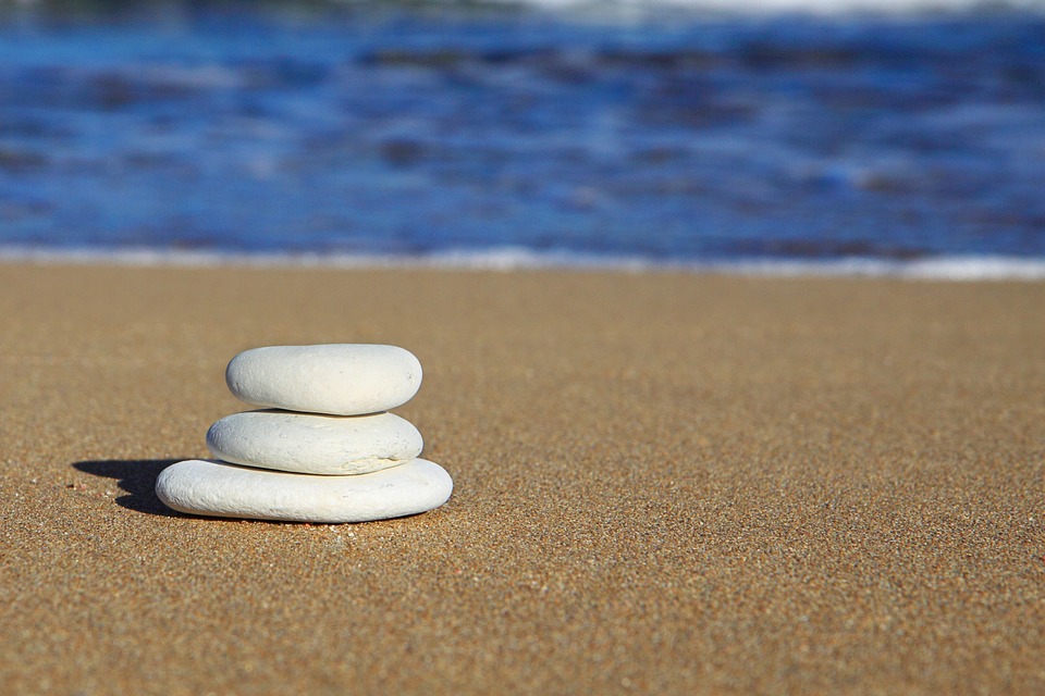 sand-stones-simplicity